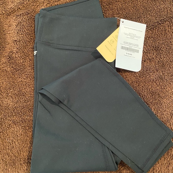 NWT Fabletics Salar legging - Picture 2 of 2